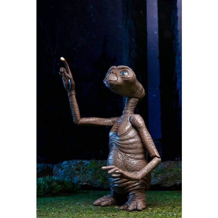 E.T. the Extra-Terrestrial - E.T. Ultimate Action Figure