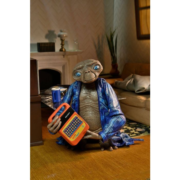E.T. the Extra-Terrestrial - Telepathic E.T. Ultimate Action Figure