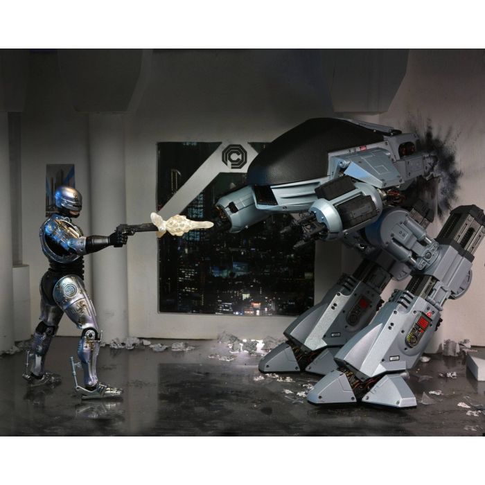 Robocop - Battle Damaged Robocop with Chair Ultimate Action Figure