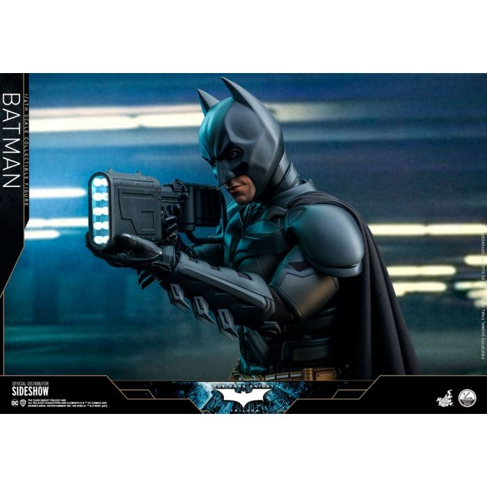 Batman 1:4 Scale Figure - Hot Toys - The Dark Knight